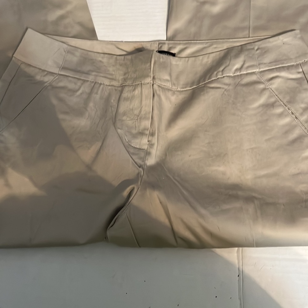 New York & Company size 6 khaki pants. LIKE NEW - Picture 2 of 5